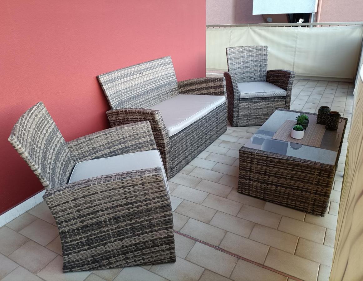 Casa A Un Passo Dal Mare Apartment Ventimiglia Bagian luar foto